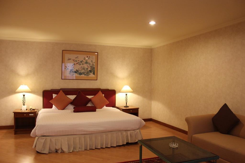 Rembrandt Suites Bangkok Dış mekan fotoğraf